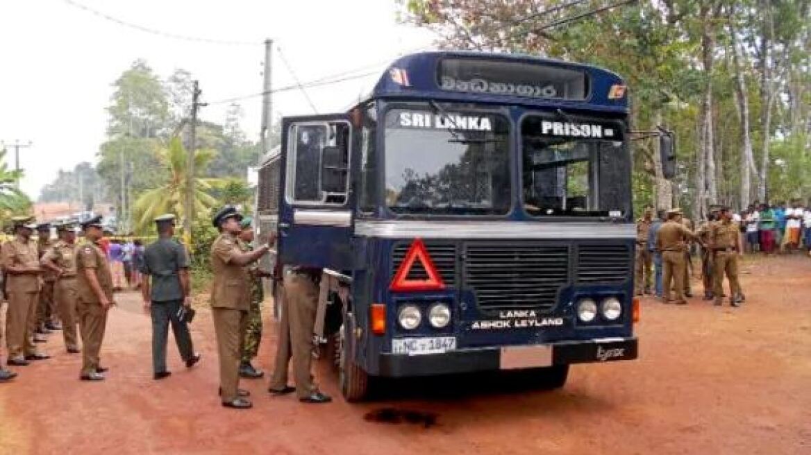 Μακελειό με 7 νεκρούς σε λεωφορείο φυλακής στη Σρι Λάνκα